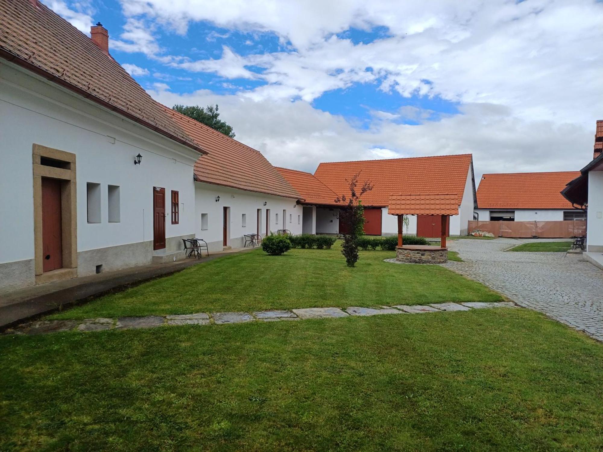 Martinuv Dvur Apartment *